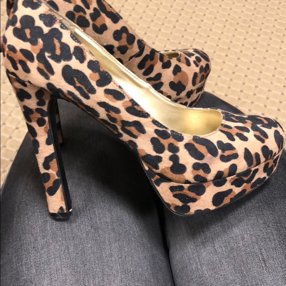 Leopard heels Sz 9.5